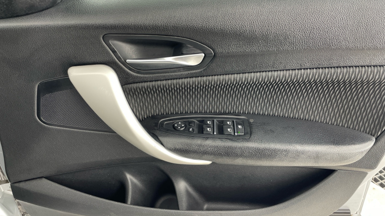 BMW 1 Series 118i [1.5] SE 5dr [Nav] Petrol Hatchback